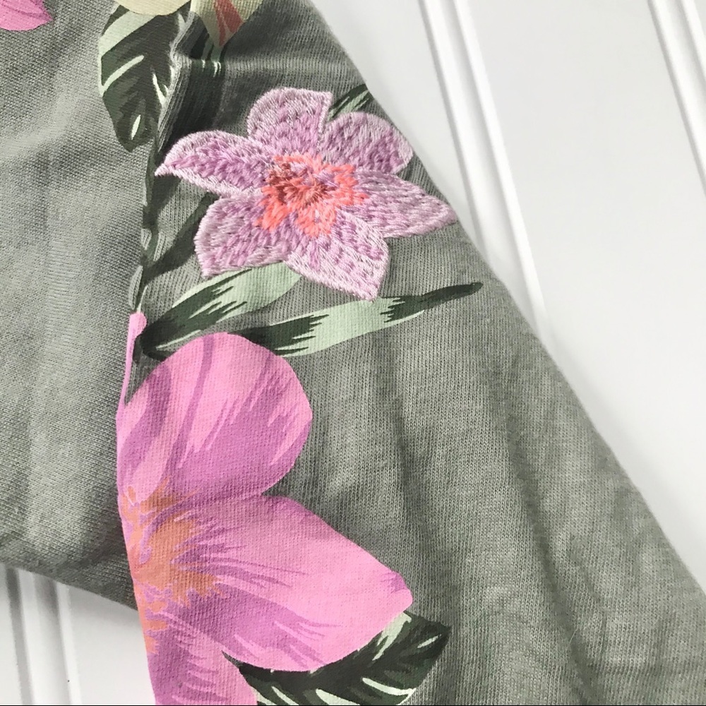 •VS PINK• tropical sleeve tee - Picture 4 of 6